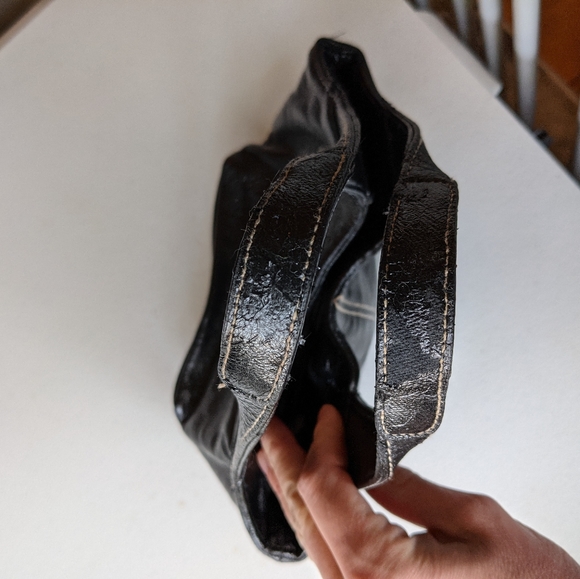 Black Rosetti Handbag With Magnetic Closure - Picture 5 of 5